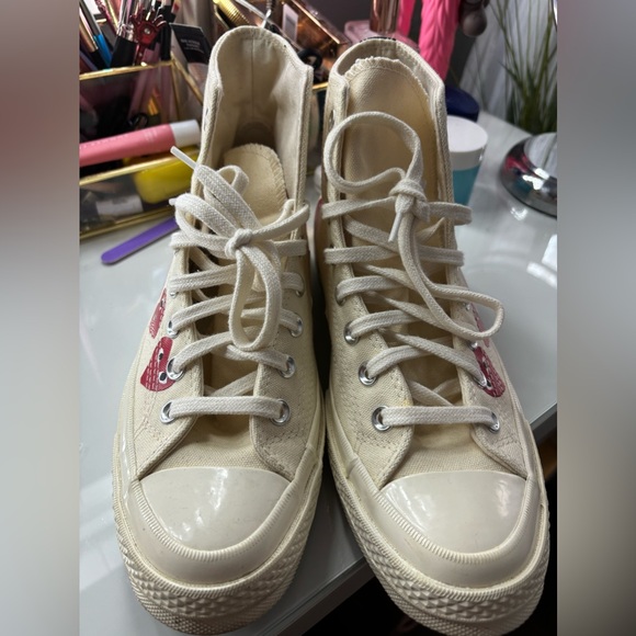 Converse Gender Inclusive Chuck Taylor® Heart High Top Sneaker. Worn once. - Picture 2 of 5